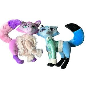 RARE VINTAGE Y2K Bratz Petz Foxz Carly and Shayna 2004 no tag some lint